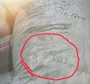 Read more about the article एसीसी कंपनीच्या नॉट फॉर रिसेल सिमेंट बैगा चोरणाऱ्या राजू रेड्डीवर गुन्हे दाखल करा