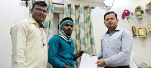 Read more about the article भारतीय स्टेट बँक राळेगाव यांच्या कार्यदक्षतेमुळे मिळाला 675000/ चा विमा