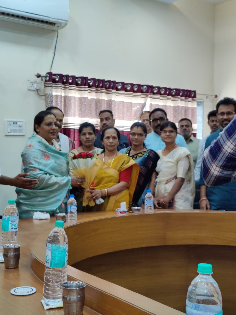 Read more about the article महिला व बाल विकासासाठी भरीव आर्थिक योगदान प्रशासनाने द्यावे :नगर पंचायत राळेगांव च्या पदाधिकाऱ्यांचे मंत्री महोदयांना निवेदन