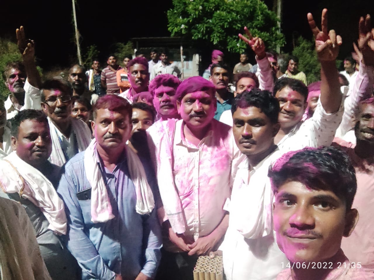 Read more about the article रावेरी भांब एकबूर्जी सहकारी संस्थेच्या निवडणुकीत प्रफुल्ल मानकर गटाच्या राजेंद्र तेलंगे गटाकडून भाजप सेनेचे पाणीपत