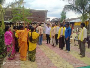 Read more about the article गोंडवाना गणतंत्र पार्टी च्या वतीने वनोजा ( चिखली ) येथे विरांगणा राणी दुर्गावती यांच्या शौर्य स्मृती दिनानिमित्त केले विनम्र अभिवादन