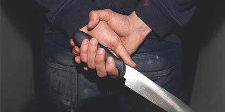 Read more about the article चोरट्याने दोन गावात एकाच रात्री केली घरपोडी करंजी व सावळेश्वर येथील चित्त थरारक घटना महिलेच्या गळ्याला चाकु लावून 2.5 लाखाचे  दागिने हिसकावले