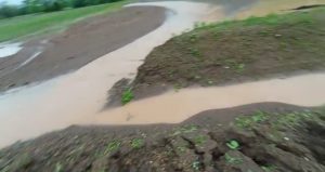 Read more about the article बेंबळा प्रकल्पाच्या तुघलकी कामाने आणले अंतरगाव येथील शेतकऱ्यांच्या डोळ्यात पाणी,(मायनर फुटल्याने पाच एकर शेतातील पिकांचे नुकसान)