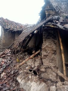 Read more about the article अतिवृष्टीमुळे घर पडले , पंचनामे करून आर्थिक मदत कारवाई ,नागरिकांकडून मागणी