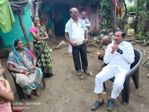 Read more about the article वरूड जहाँगीर मध्यम प्रकल्पाच्या पाण्याचा  विसर्ग देतो धोक्याची घंटा,माजी शिक्षणमंत्री प्रा.वसंत पुरके सर यांनी भेट देऊन केली पाहणी