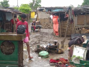 Read more about the article कान्होली गाव पुरातुन वाचले मात्र घरांची व शेती ची अपरिमित हानी[उपमुख्यमंत्री देवेंद्र फडणवीस यांनी दिली भेट, आर्थिक मदत देण्याची मागणी ]