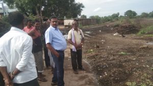 Read more about the article तहसीलदार डॉ कानडजे यांची वरूड गावाला भेट, पुरग्रस्त भागाची केली पाहणी