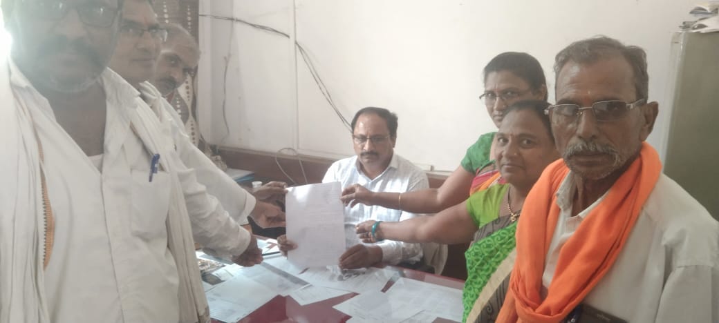 Read more about the article वर्धा जिल्हा ओलादुष्काळग्रस्त जाहीर करा,शेतमजूर युनियन व किसानसभेने केली निवेदनाद्वारे मागणी.