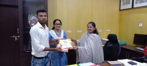 Read more about the article शारदा फाउंडेशन चा जि.प.चंद्रपूर च्या वतीने प्रमाणपत्र देऊन गौरव,कोविड काळातील शिक्षण सेवेसाठी सन्मान