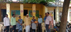 Read more about the article सेवा निवृत्त शिक्षक श्री टापरे सर यांचे कडून जि. प. उ. प्राथमिक शाळा येवती येथे शैक्षणिक साहित्य वाटप