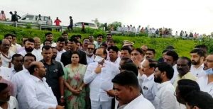 Read more about the article ते आले, त्यांनी पाहिलं अन ते गेलें, दुसरे आलेही नाही [ ना. अजित दादांच्या दोऱ्यातून ठोस काही हाती लागण्याची अपेक्षा ]