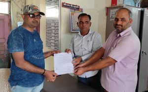 Read more about the article शहरात कोरडा दुष्काळ जाहीर करण्याची निवेदनाद्वारे मागणी.