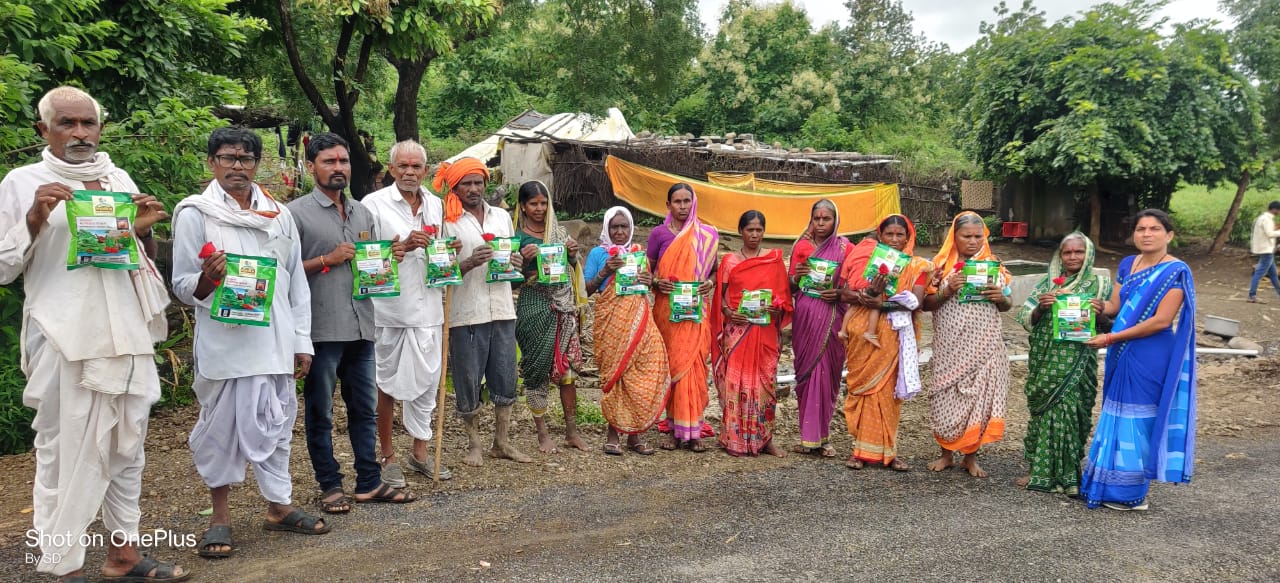 Read more about the article जागतिक अदिवासी दिन थेट बांधावर साजरा करण्यात आला – कृषि सहाय्यक सौ. स्वाती ढगे