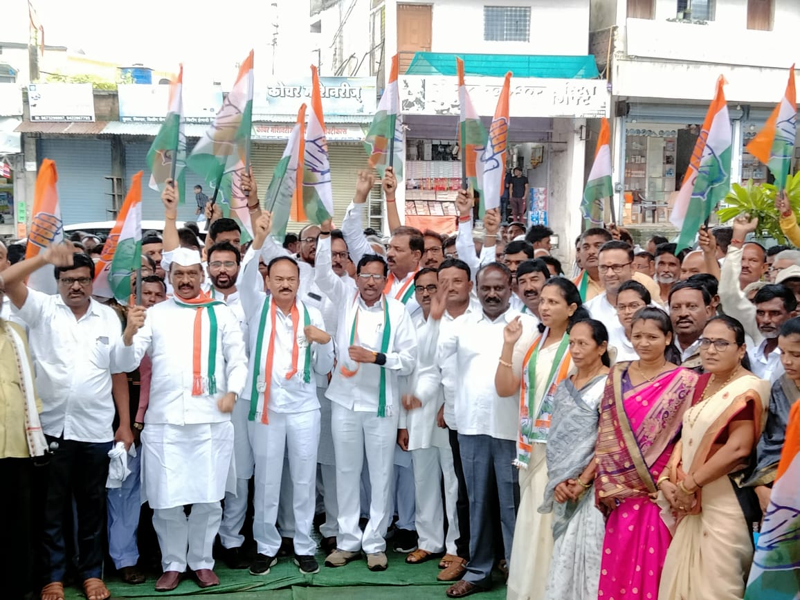 Read more about the article वडकी येथुन स्वातंत्र्याचा अमृत महोत्सव : काँग्रेसतर्फे आझादी गौरव पदयात्रेचे आयोजन