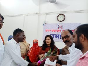 Read more about the article प्रभागाच्या विकासाकरिता खा. भावनाताई गवळी पाटील यांना आदर्श मंडळाचे निवेदन