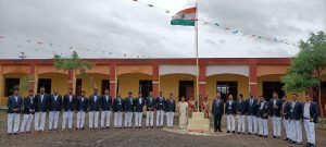 Read more about the article न्यू इंग्लिश हायस्कूल मध्ये स्वातंत्र्य दिना निमित्त ध्वजारोहण”