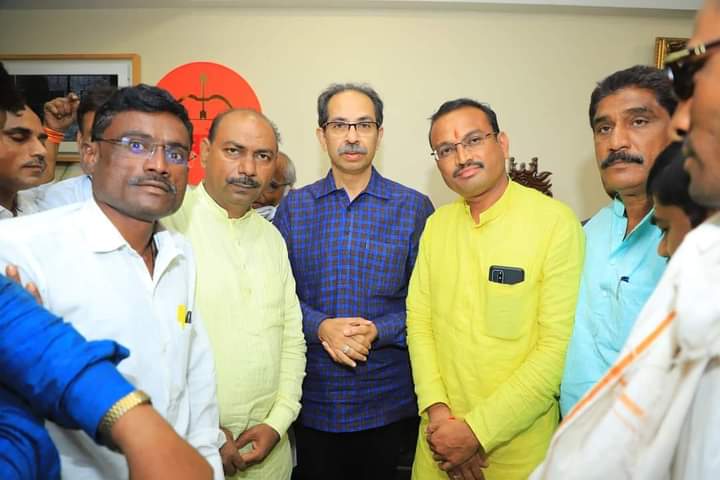 Read more about the article माजी  आमदार  टार्फे व शेतकरी नेते अजित  मगर यांचा मा. मुख्यमंत्री उद्धव ठाकरे यांच्या हस्ते शिवसेनेत जाहीर प्रवेश.