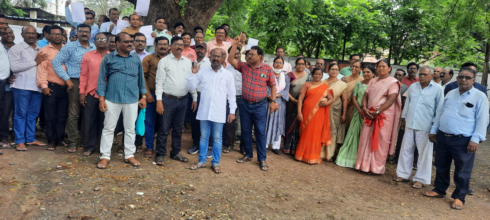 Read more about the article शिक्षकांविषयी बेताल वक्तव्य करणा-या आमदार प्रशांत बन्सीलाल बंब यांचा जाहीर निषेध