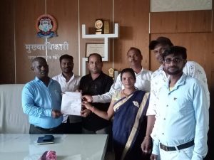 Read more about the article लाभार्थ्यांना घरकुल योजनेचा लाभ तात्काळ देण्यात यावा  ,सात दिवसात अर्जाची दखल न घेतल्यास तिव्र आंदोलनाचा इशारा…