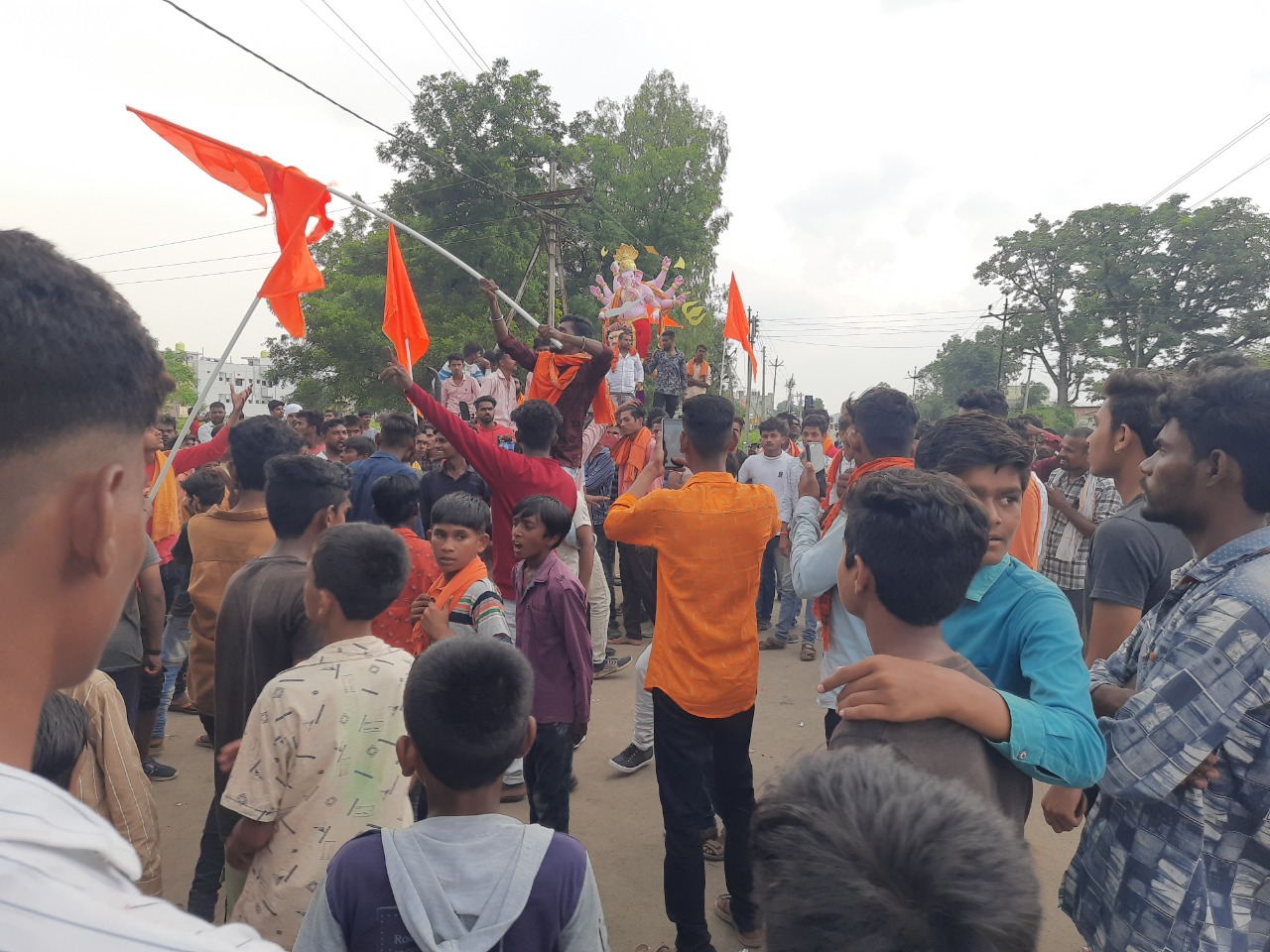 Read more about the article “श्रीं” चे जिल्हाभरात थाटामाटात आगमन.