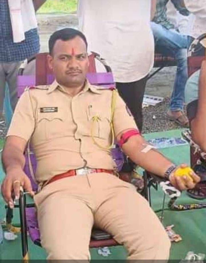 Read more about the article पोलीस स्टेशन बिटरगाव, सर्व गणेश मंडळ, व्यापारी महासंघ यांच्या वतीने रक्तदान शिबिराचे यशस्वीरित्या आयोजन पार पडले.