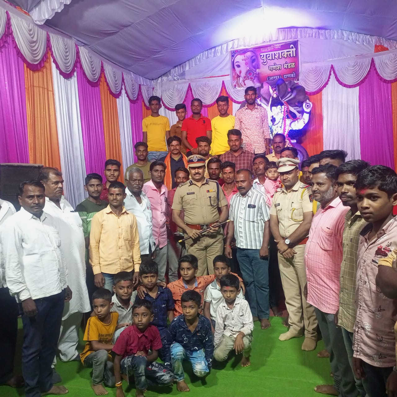 Read more about the article ढाणकी: ढाणकी येथे पोलिस अधीक्षक यांची युवाशक्ती गणेश मंडळास भेट