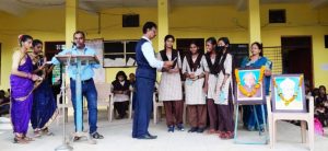 Read more about the article न्यू इंग्लिश हायस्कूल मध्ये शिक्षक दिना निमित्त विविध उपक्रम ,स्वयंम शासन उपक्रमात सहभागी 140 विद्यार्थीना उपहार देऊन केला गौरव