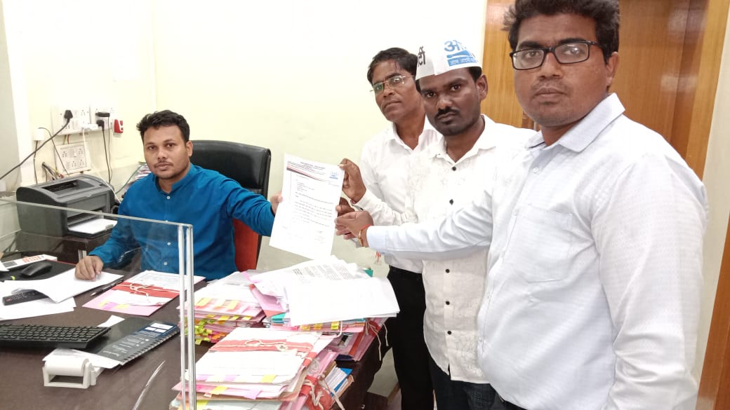 Read more about the article चंद्रपूर मनपाचे आयुक्त राजेश मोहिते यांच्या मंत्रालय मधील लांच प्रकरणी उच्चस्तरीय चौकशी करा आप चंद्रपूर महानगर ची मुख्यमंत्र्याकडे निवेदनातून मागणी
