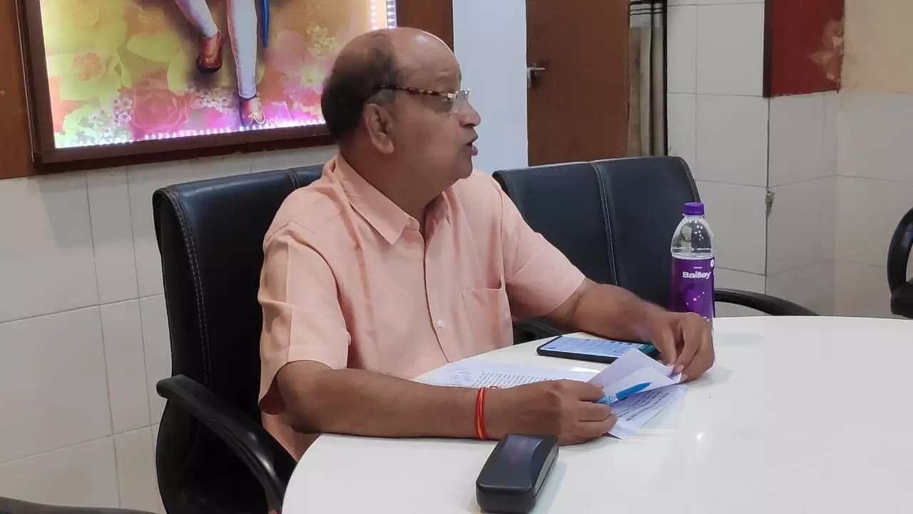 Read more about the article शेतक-यांच्या प्रश्नांवर सरकारने संवेदनशील असावे :- किशोर तिवारी