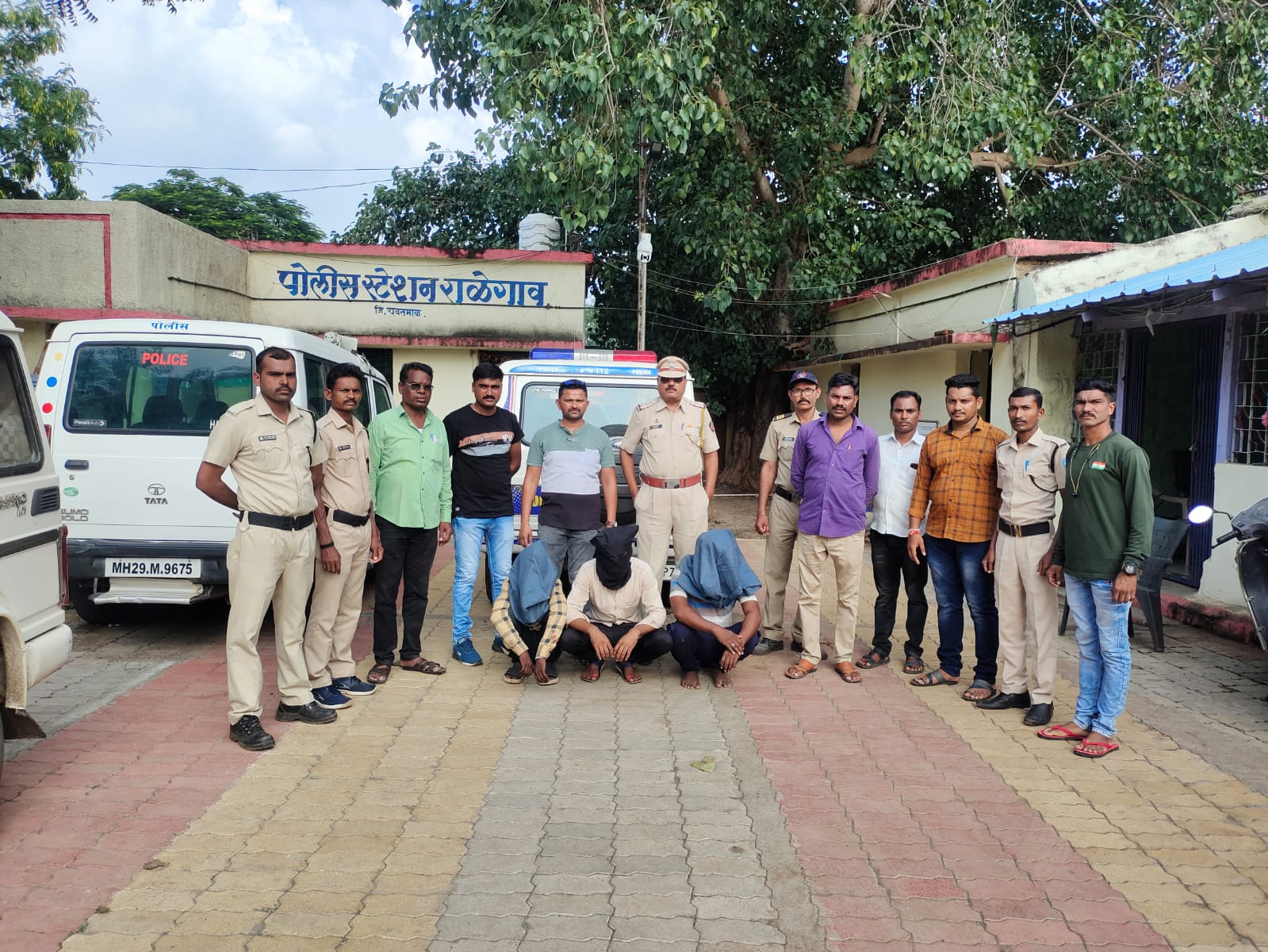 Read more about the article चोरीच्या प्रयत्नात असणाऱ्या  तीन चोरांना राळेगाव पोलीसानी केली अटक