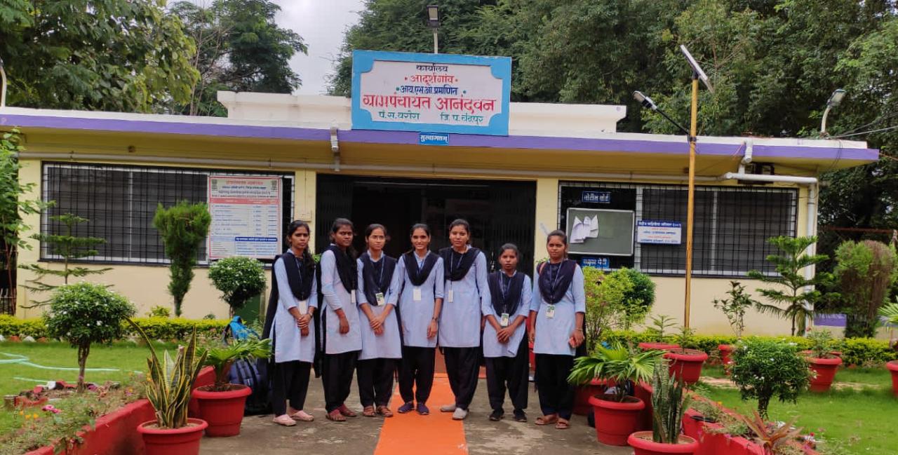 Read more about the article आनंदवन परिसरात कृषी कन्यांचे आगमन