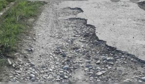 Read more about the article ढाणकी – बिटरगाव मार्गाची दुरुस्ती तथा नाल्यावरील पुलाची उंची वाढवा,विद्यार्थी आणि नागरिकांची मागणी