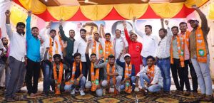 Read more about the article अक्षय थुटे यांचा सहकाऱ्यांसह भाजपात प्रवेश!