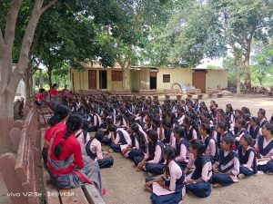 Read more about the article मुलींना येणाऱ्या समस्या महिला शिक्षिकांना सांगण्यासाठी संकोच बाळगू नका :- सौ.कुंदा काळे