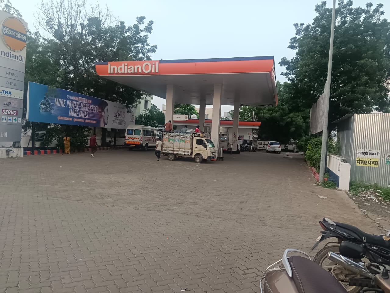 Read more about the article राळेगाव येथील पेट्रोल पंपावर अज्ञात चोरट्याने मारला एक लाखाचा डल्ला