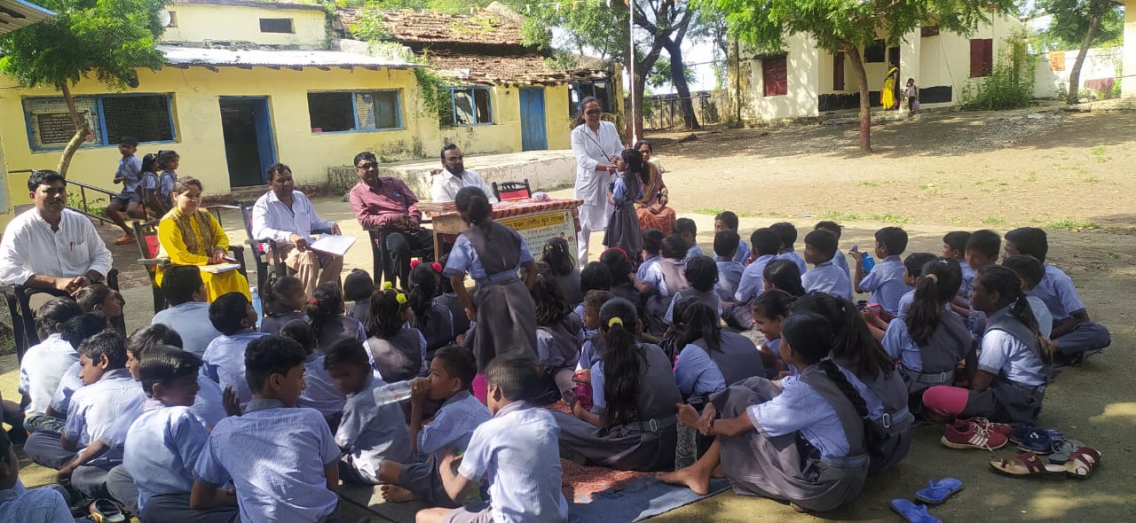 Read more about the article जिल्हा परिषद उच्च प्राथमिक शाळा येरला येथे राष्ट्रीय जंतनाशक दिनानिमित्त गोळ्या वाटप