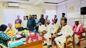 Read more about the article अतिवृष्टीमुळे शेतकऱ्यांच्या झालेल्या पिकांची नुकसान भरपाई द्या – माजी आमदार प्रा.राजु तिमांडे,जिल्हाधिकारी यांच्याकडे मागणी