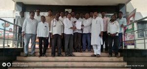 Read more about the article अतिवृष्टीची नुकसान भरपाई रक्कम शेतकऱ्यांच्या खात्यात जमा करा – सरपंच संघटनेची मागणी