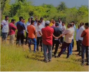 Read more about the article कोळसा खाण कंपनी अरबिंदोचा भुमिपूजन कार्यक्रम संतप्त गावकऱ्यांनी उधळला,प्रकल्पग्रस्तांशी संवाद न साधता कंपनीचा मुजोरीचा प्रयत्न