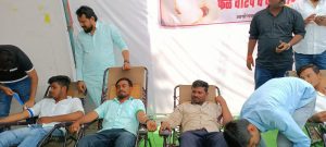 Read more about the article युवानेते आशिष कावटवार यांच्या वाढदिवसा निमित्त 51 जणांनी केले रक्तदान,विविध सामाजिक कार्यक्रमाने वाढदिवस साजरा