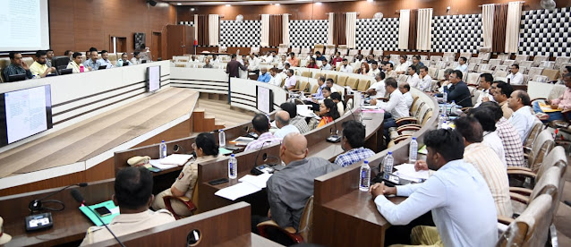 Read more about the article नवनियुक्त  जिल्हाधिका-यांनी घेतली डीपीसीची पूर्वआढावा बैठक