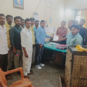 Read more about the article थ्री फेज कनेक्शन नियमित दिवसाच १२ तास विज पुरवठा व नवीन ट्रान्स्फार्मर करीता मनसे आग्रही ,कारवाई न झाल्याने दिले स्मरणपत्र, अन्यथा तीव्र आंदोलन