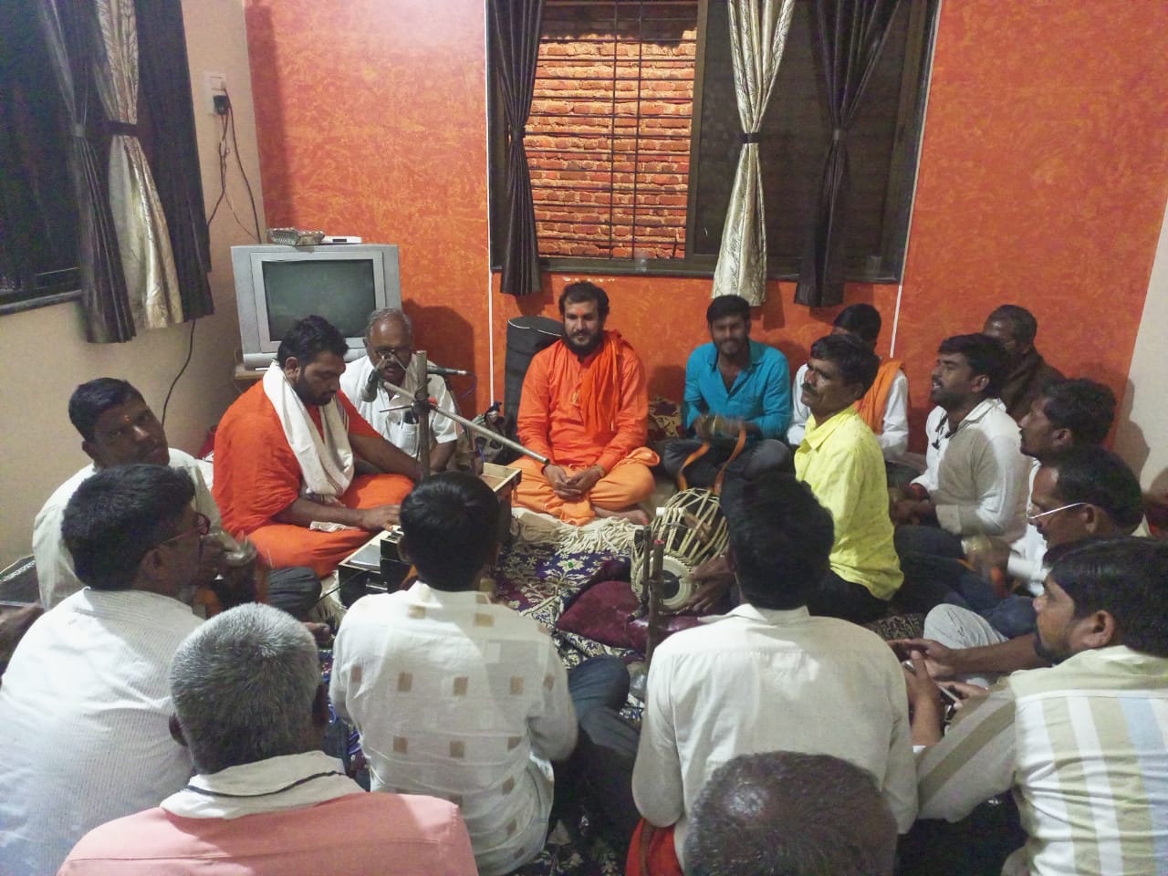 Read more about the article दत्त भक्त प्रसाद पाटील चंद्रे यांच्या घरील चतुर्मास समाप्ती संपन्न