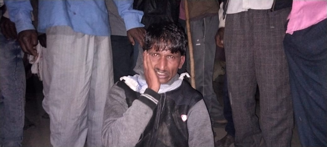 Read more about the article ये गुड्डू के पप्पा का फोन नंबर है! उसे मारो मत पुलिस के हवाले करो..! दरोडेखोच्या पत्नीने केली विनंती