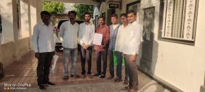 Read more about the article वडकीतील शेतकऱ्यांची जिल्हाधिकाऱ्यांकडे तक्रार ,तलाठ्याची तत्काळ बदली करण्याची मागणी; आंदोलनाचा इशारा