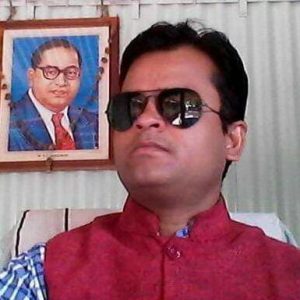 Read more about the article गुरुकुंज मोझरी येथील राष्ट्रसंतांच्या महासमाधीवर दिलीप भोयर सुखरूप,गुरुकुल चे संचालक रवी मानव यांनी दिलीप भोयर यांना घरी सोडले