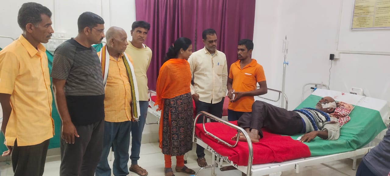 Read more about the article बिबट्याच्या हल्यात गंभीर जखमी झालेल्या शेतकरर्याला वनमंत्री सुधीरभाऊ मूनगंटीवार यांच्याकडून तात्काळ आर्थिक मदत