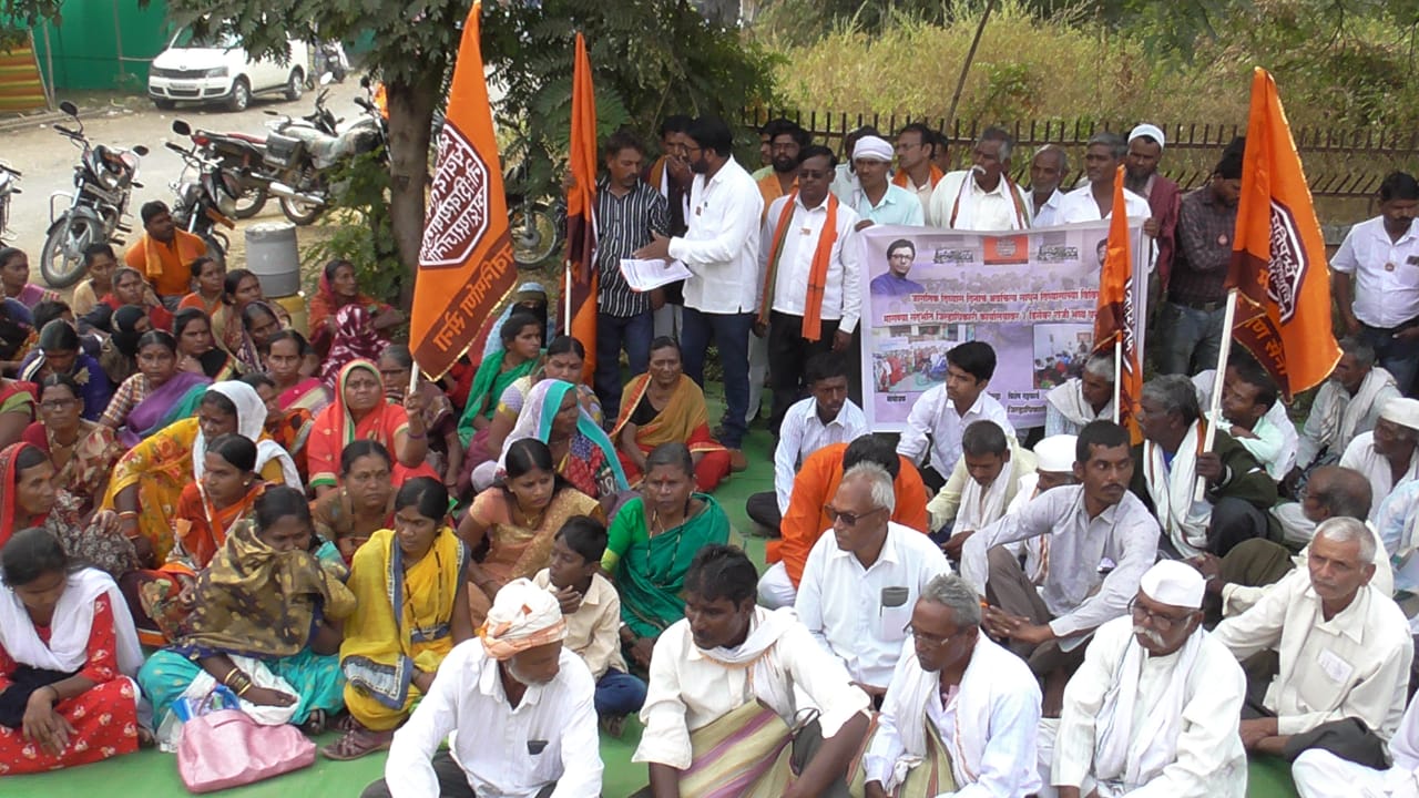 Read more about the article दिव्यांग बांधवांचे जिल्हाधिकारी कार्यालयावर धरणे आंदोलन जागतीक दिव्यांग दिन : मनसेचा पुढाकार