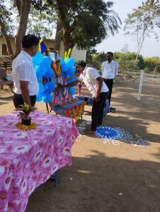 Read more about the article लखाजी महाराज व कनिष्ठ महाविद्यालय झाडगाव येथे महामानव डॉ बाबासाहेब आंबेडकर यांना विनम्र अभिवादन