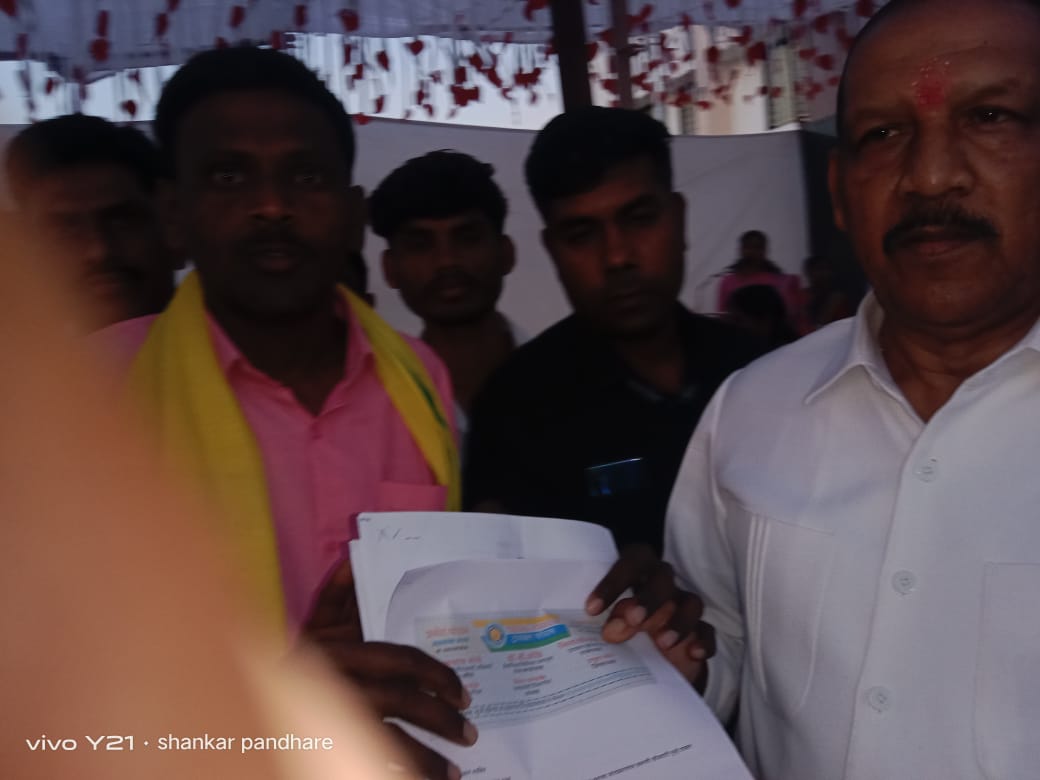 Read more about the article कायद्याच्या राज्यात गुन्ह्याला शिक्षा नसते का ?,ट्रायबल फोरमचा आदिवासी मंत्र्यांना प्रश्न ; उपायुक्त परातेंवर कारवाई करा.